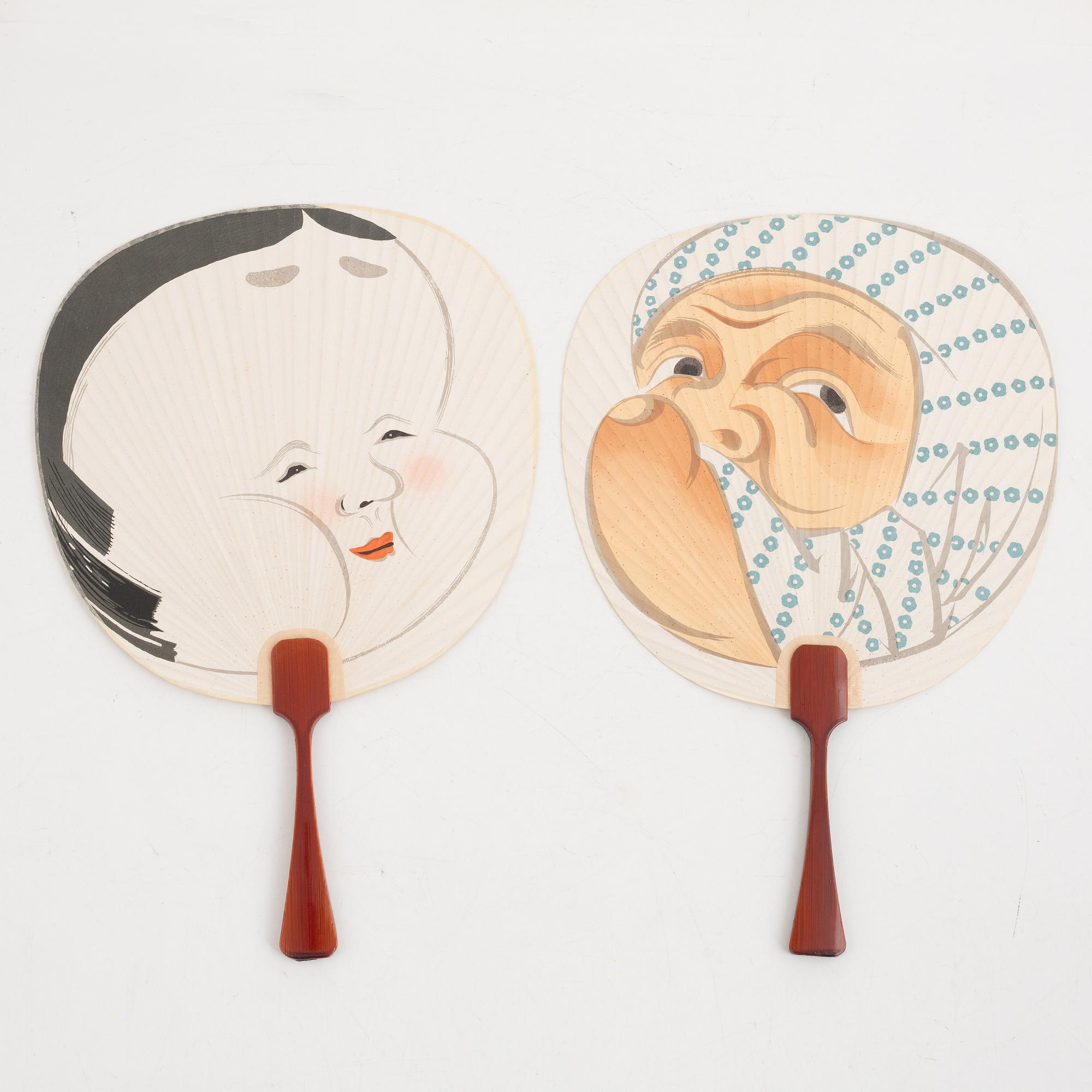 A group of assorted Japanese hair accessories and two fans, 19th and 20th century.