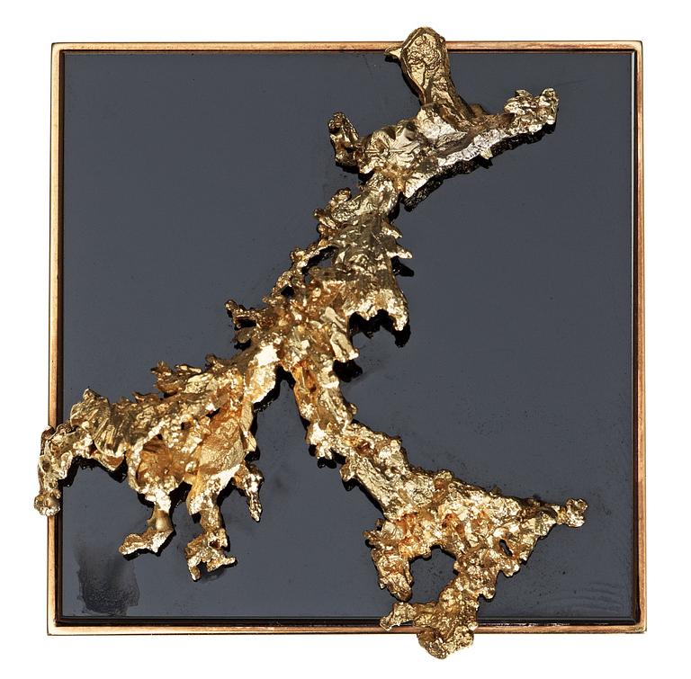 A Sigurd Person 23k gold and onyx pendant/brooch, Stockholm 1978.