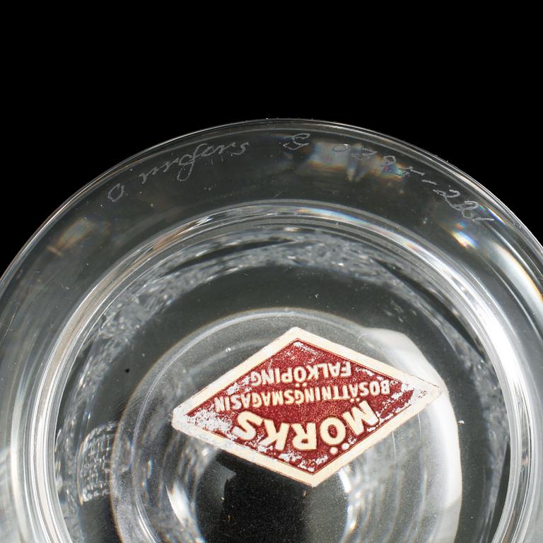 VASER, 2 st, glas, "Tusen Fönster", Simon Gate, Orrefors, modellen formgiven 1934.
