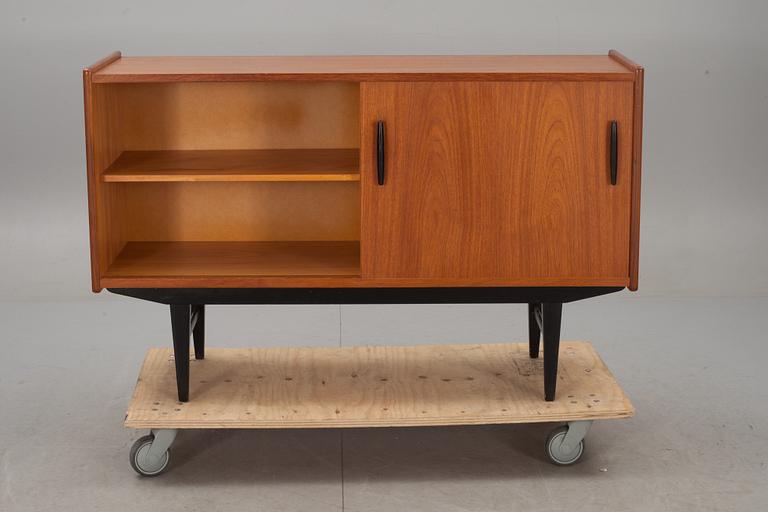 SIDEBOARD, Troeds, Bjärnum, 1950-tal.