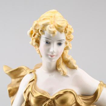 FIGUR, porslin, Italien, 1900-talets andra hälft.