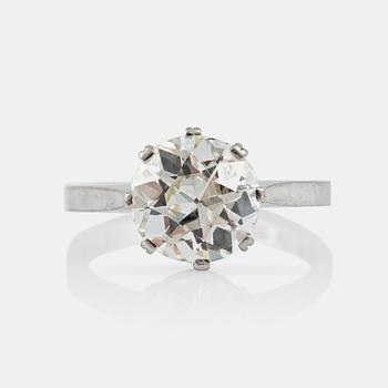 1157. A old-cut diamond, circa 2.25 cts, ring. Quality circa J-K/VS2.