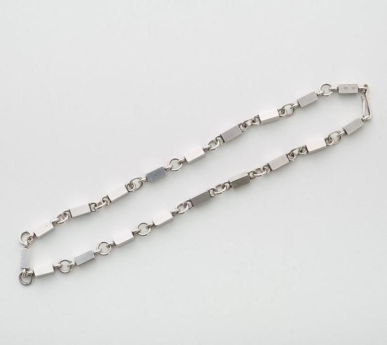 A Wiwen Nilsson sterling necklace, Lund 1946.