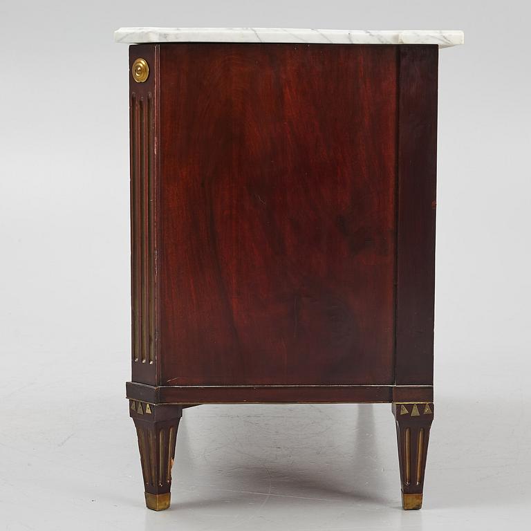 A late Gustavian mahogany commode, Stockholm, late 18th century.