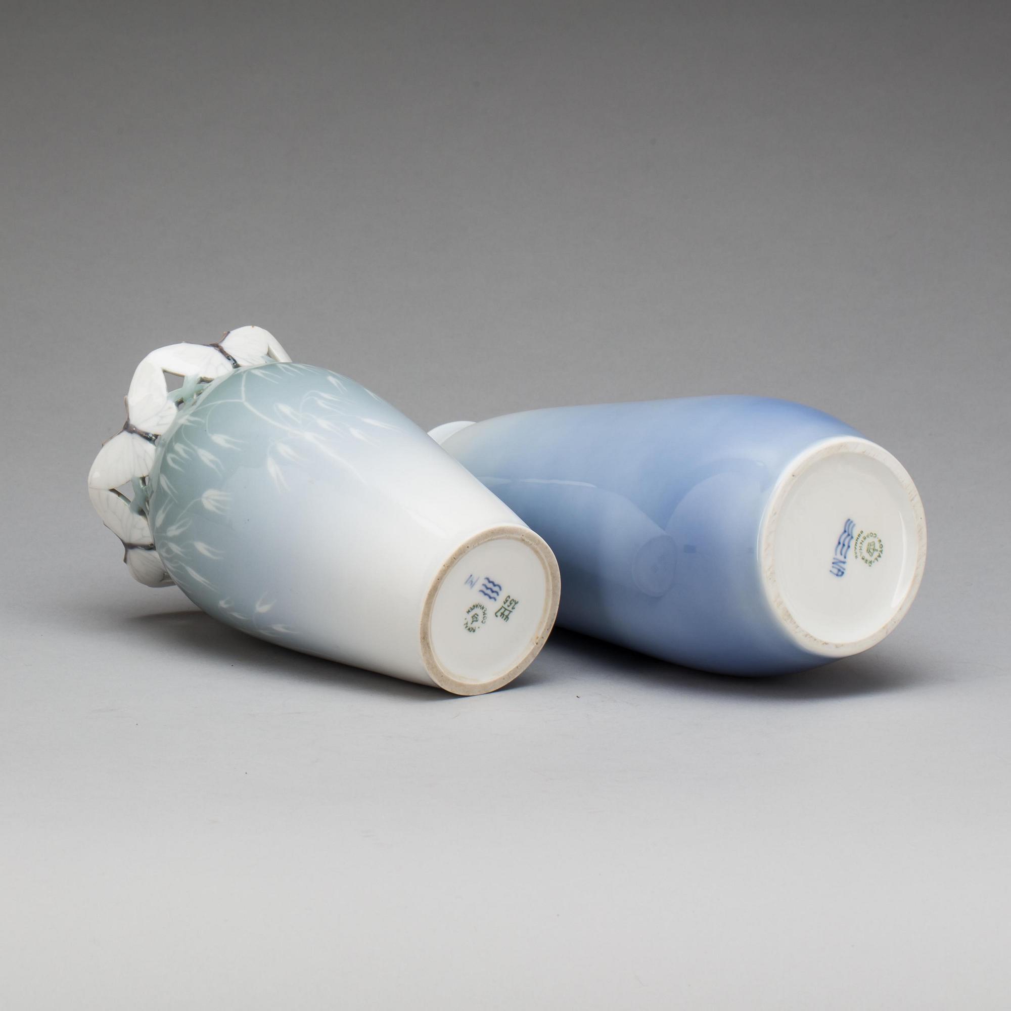 VASER, 2 st, porslin, Royal Copenhagen.