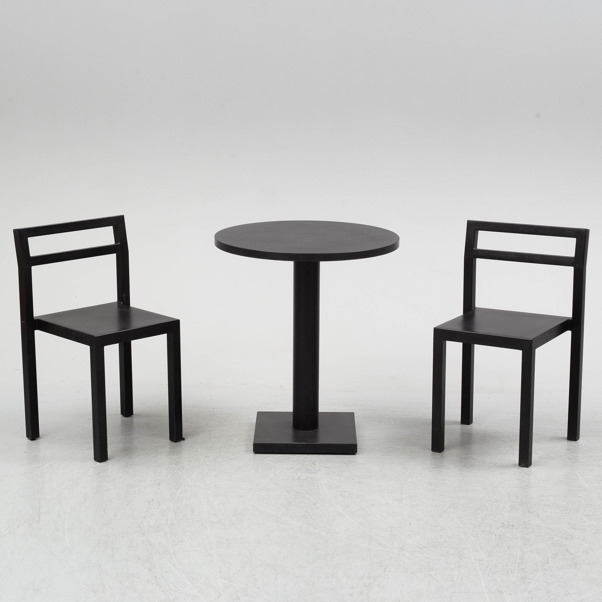 BORIS BERLIN/POUL CHRISTIANSEN, bord med två stolar, "Non", Komplot design, Källemo.