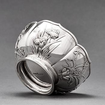 Skål, silver. Shanghai, omkring 1900. Märkt Luen Wo.