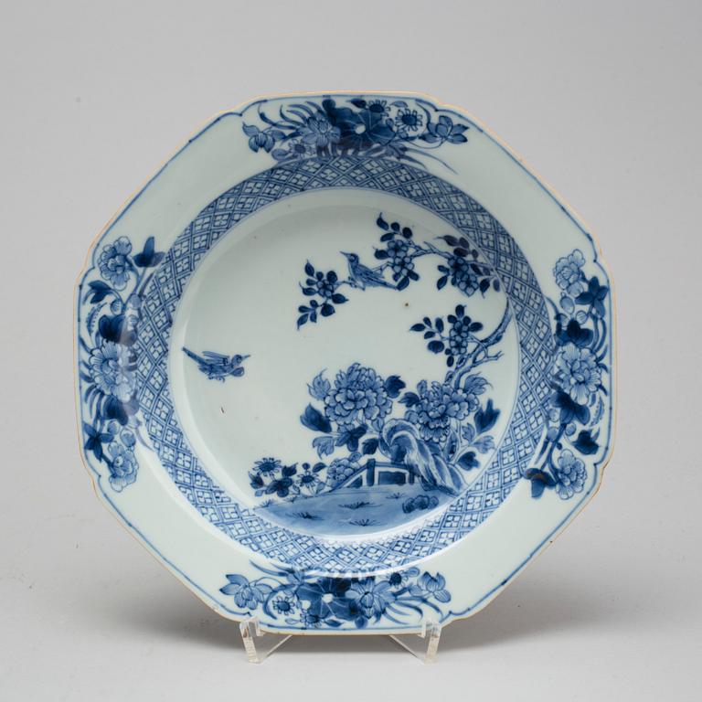 Six blue and white export porcelain dishes, Qing dynasty, Qianlong (1736-95).