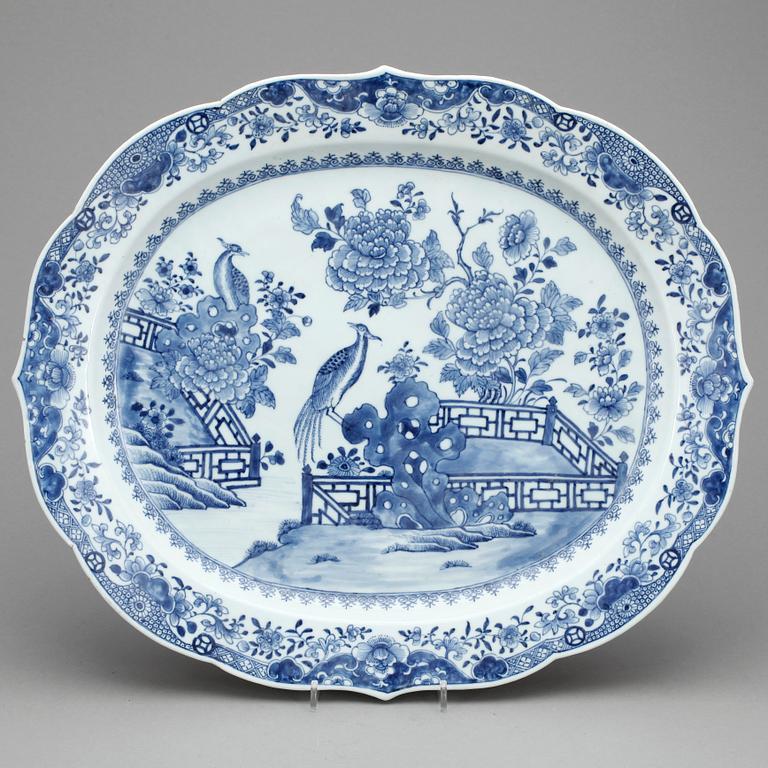 STEKFAT, porslin, Kina, Qianlong (1736-1795).