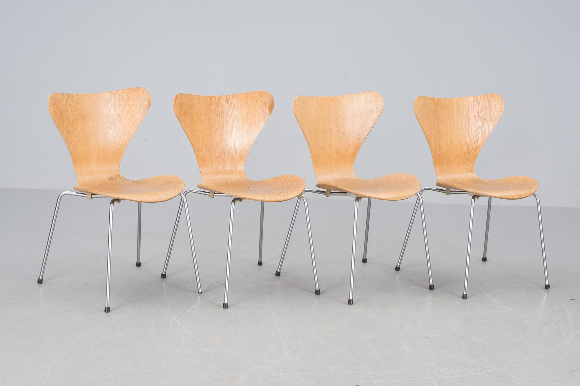 STOLAR, 4 st, "Sjuan", Arne Jacobsen för Fritz Hansen.