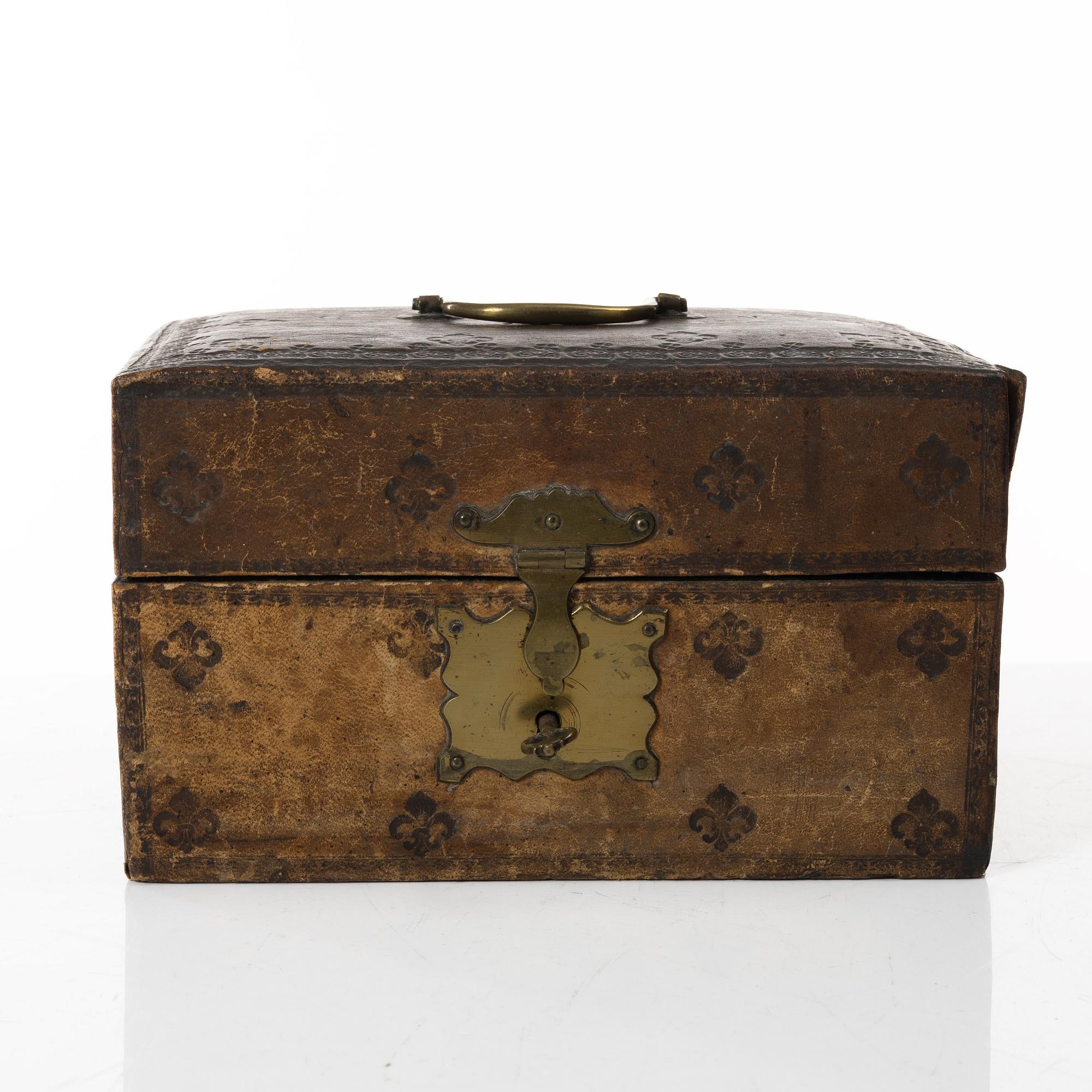A flask box, 19th Century.
