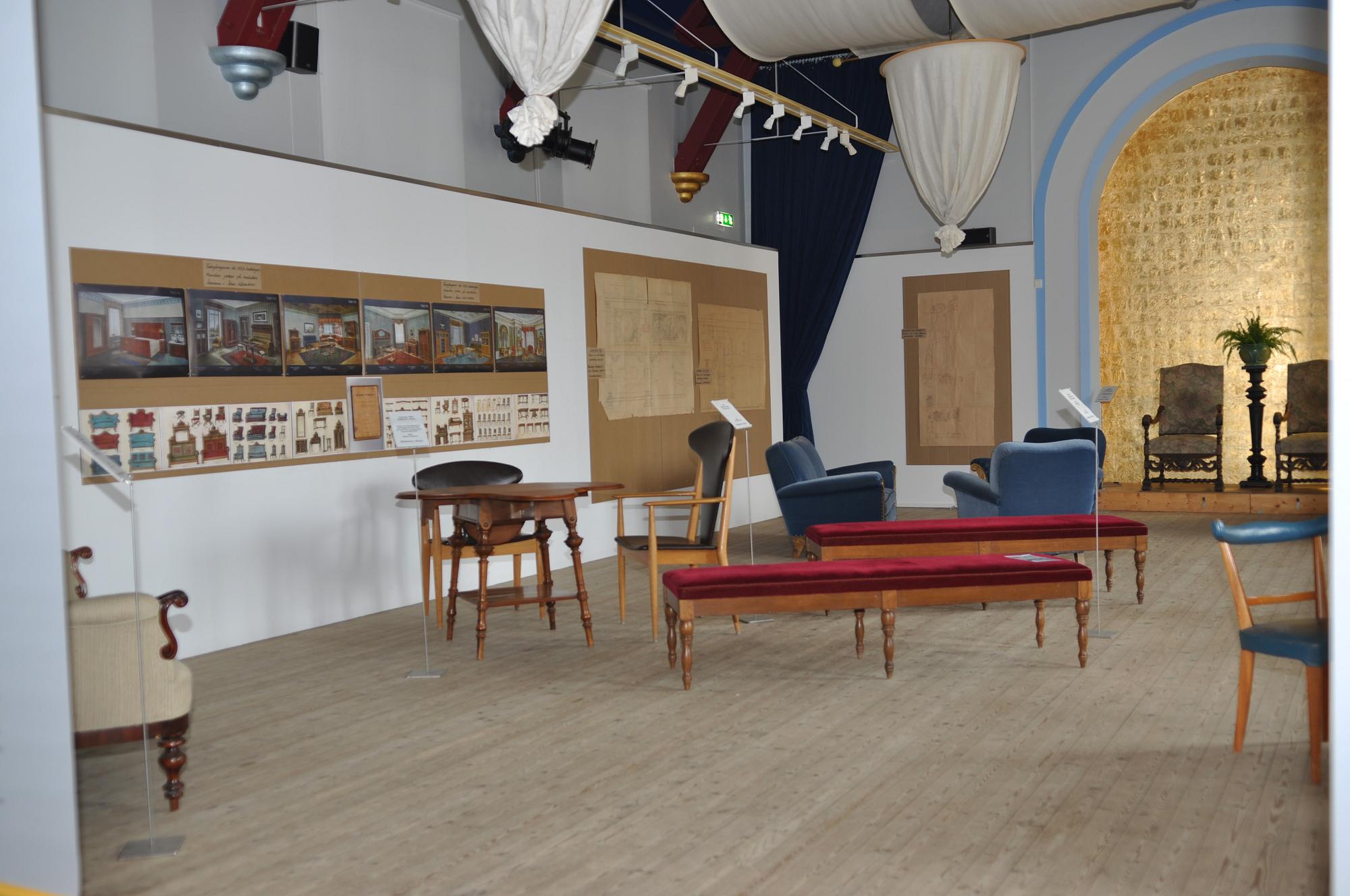 Carl-Axel Acking, attributed, a pair of armchairs, reportedly executed for the municipal council in Åhus, by Åhmans, 1950s.