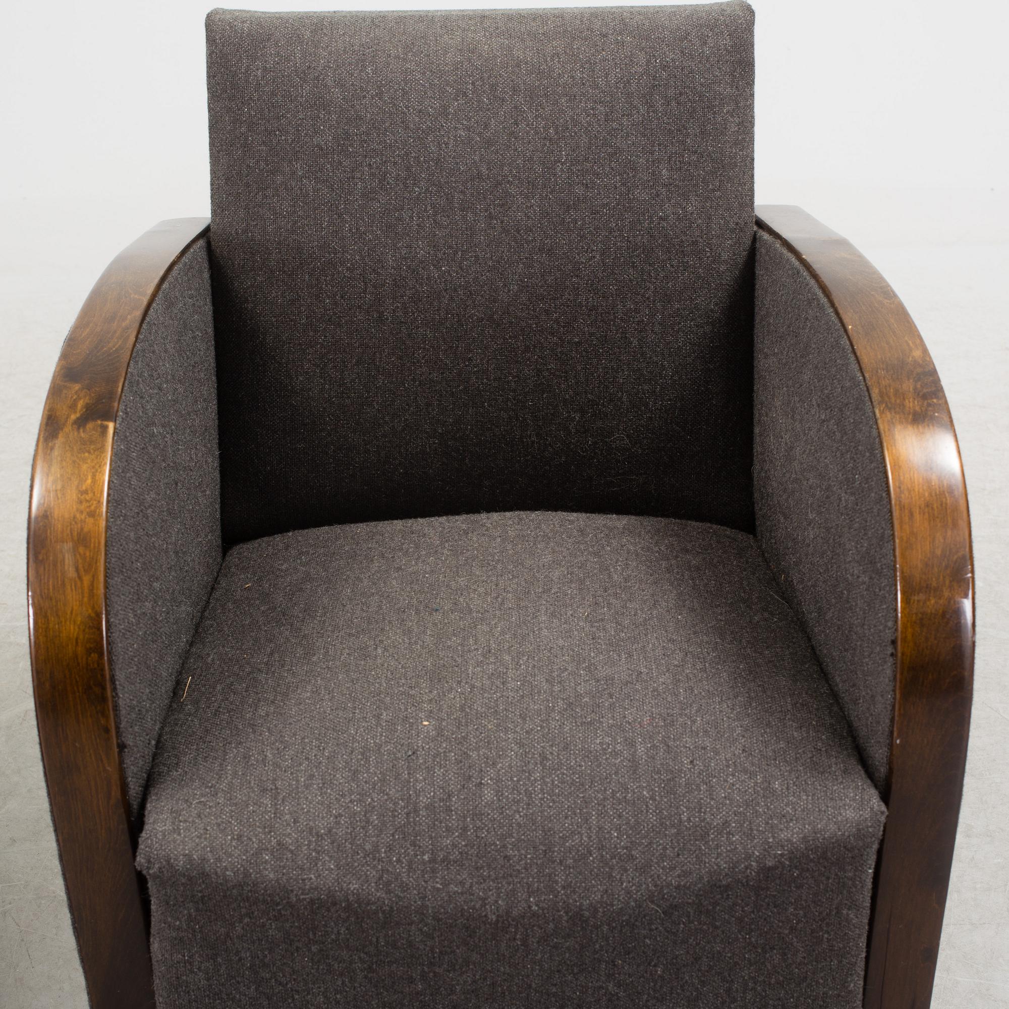 A pair of art déco easy chairs, 1930s/1940s.