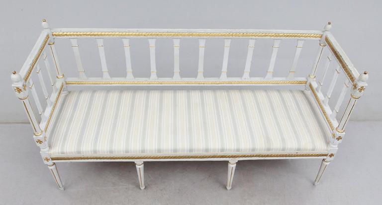 SOFFA, sengustaviansk, omkring år 1800.