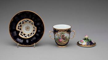 TREMBLEUSE, porslin, Meissen, 1900-tal.