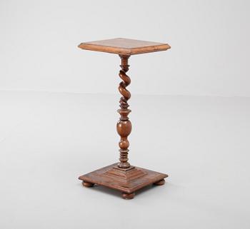 GUERIDON, delvis barock, 1700-tal.