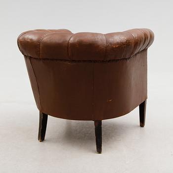 FÅTÖLJ, Chesterfieldmodell, 1900-talets första hälft.