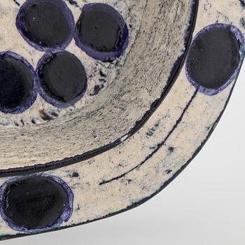 Birger Kaipiainen, a ceramic decorative plate, signed Kaipiainen.