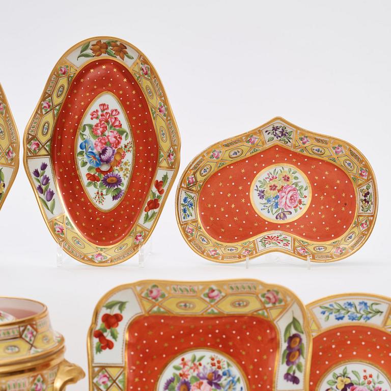 A part Copeland coral ground dessert service, England, circa 1800. (38 pieces).