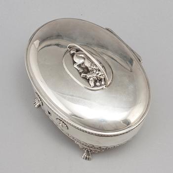 A silver sugar box by CG Hallberg Stockholm, 1912.