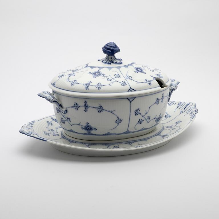 Royal Copenhagen, Service pieces, 68 pieces, porcelain, "Blue Fluted", Royal Copenhagen, Denmark.