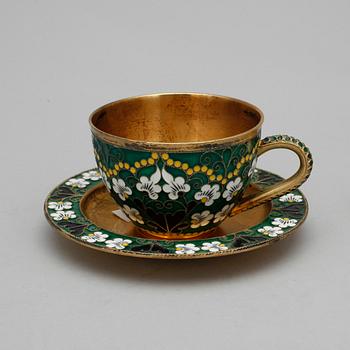 KOPP på FAT med SKED, silver och emalj, Ryssland, 1900-tal. Total vikt ca 201g.