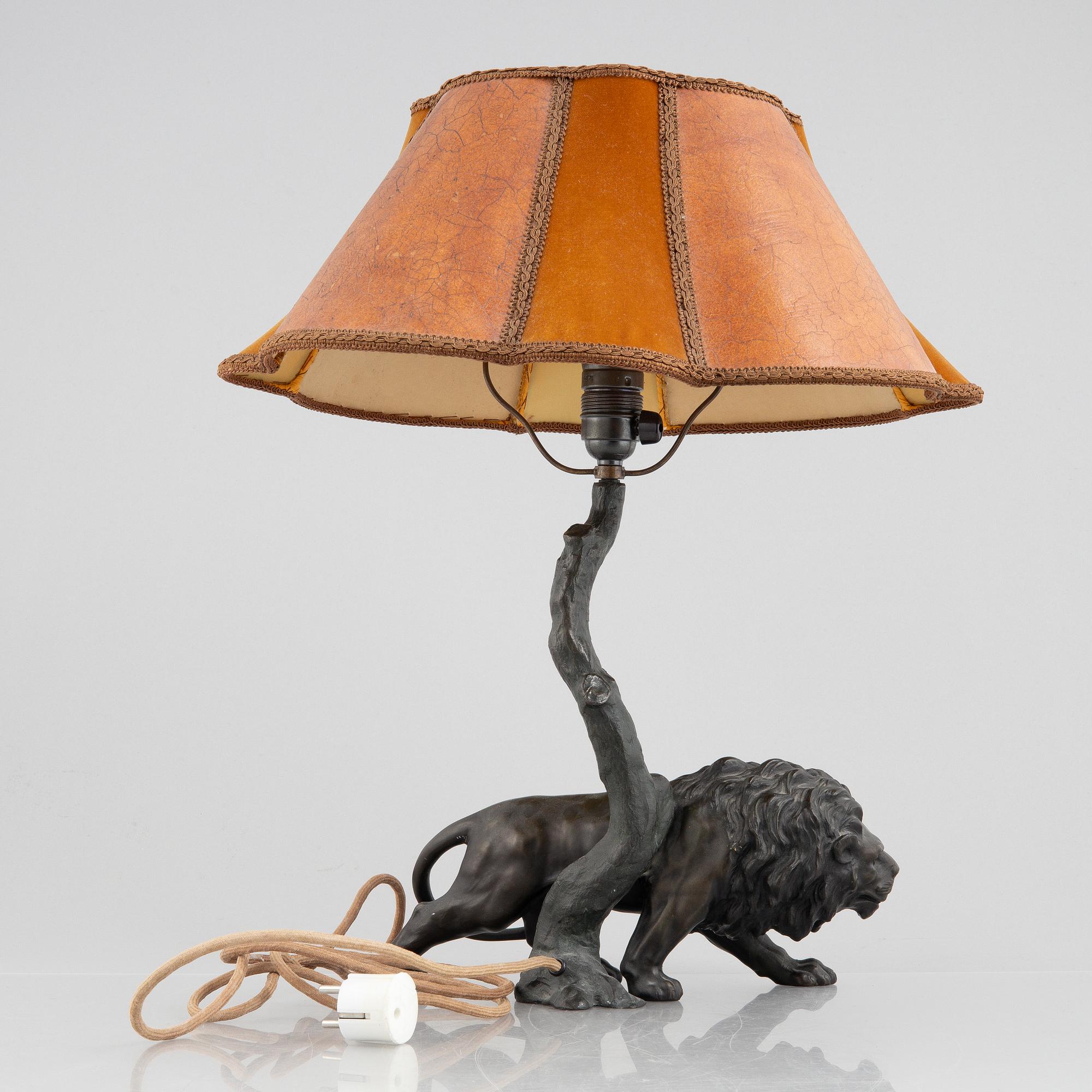 A table lamp, first half of the 20th century.