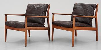 FÅTÖLJER, ett par. 1960/70-tal.