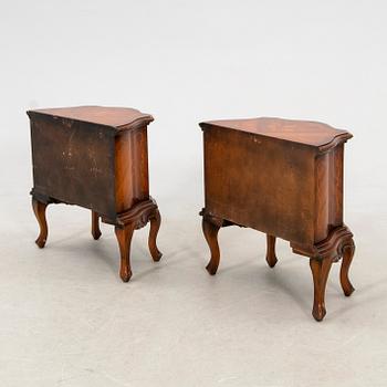 Sängbord ett par Louis XV-stil 1900-talets mitt/andra hälft.