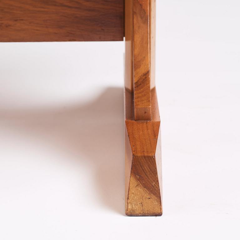 Josef Frank, biblioteksbord / sideboard, Firma Svenskt Tenn, modell 2226.