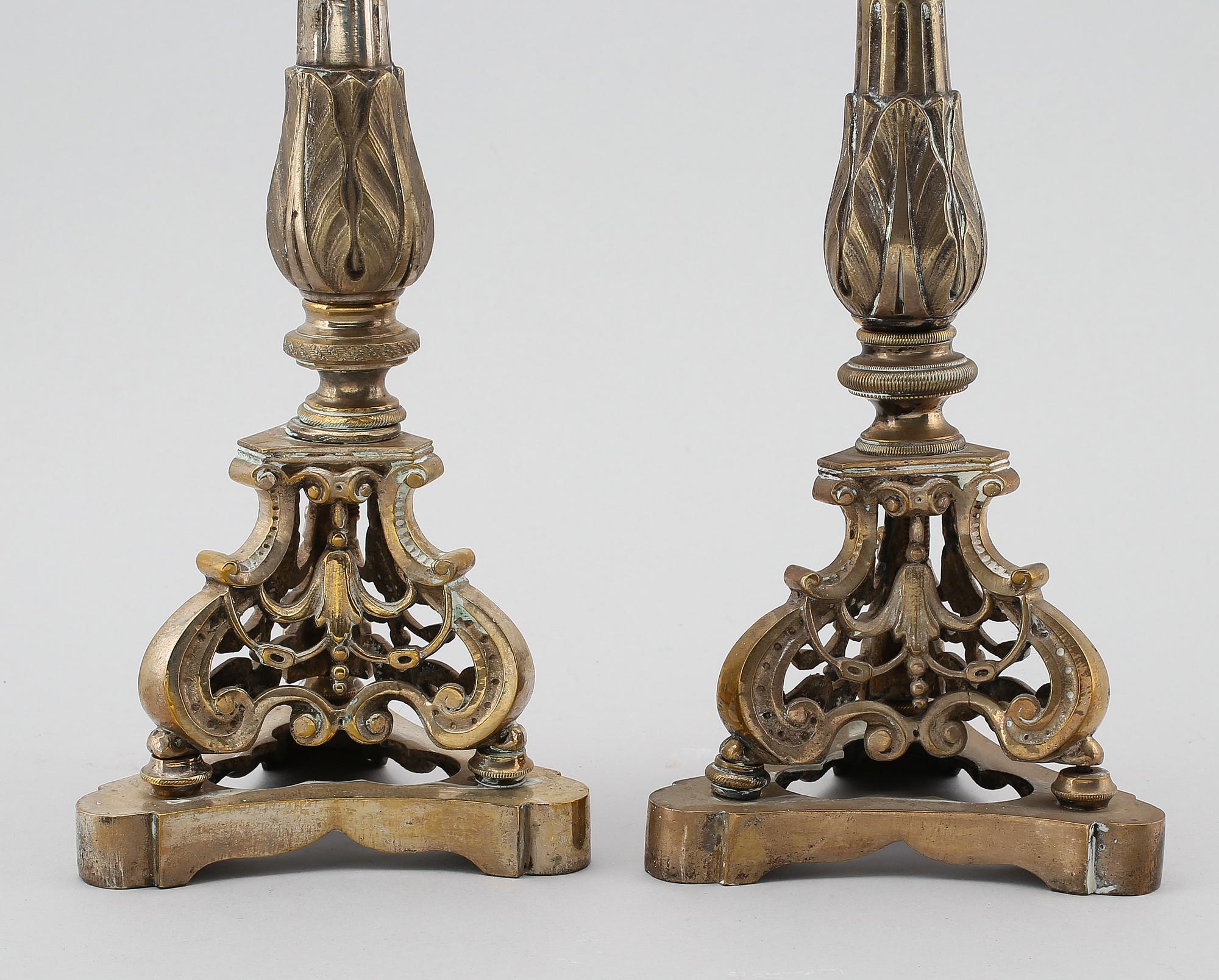 KANDELABRAR, 1 par, försilvrad metall, senempire, 1800-talets första hälft.