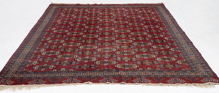 Carpet, oriental, approx. 315 x 220 cm.