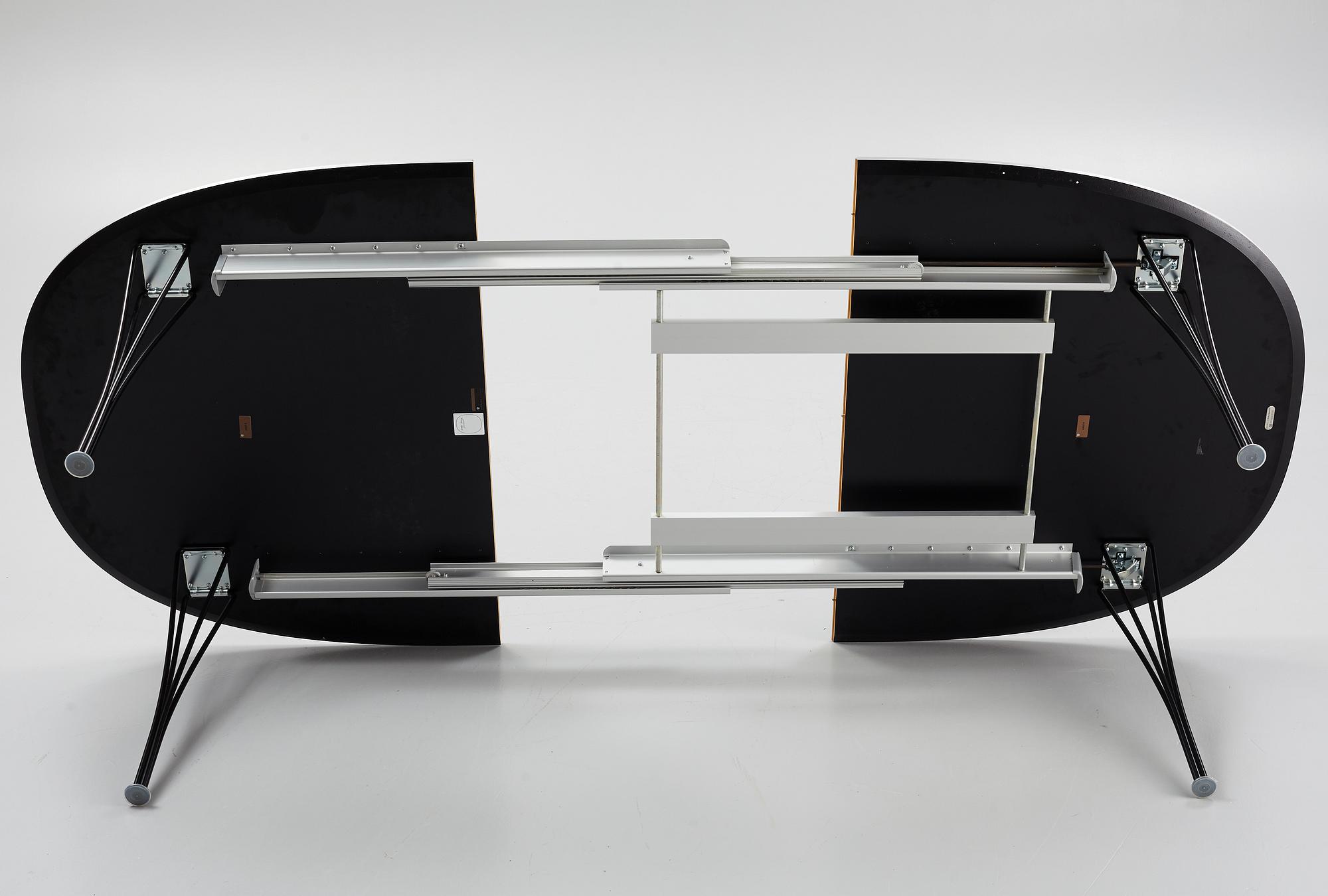 Bruno Mathsson & Piet Hein, matbord, "Superellips B620", Fritz Hansen, Danmark, daterat 2016.