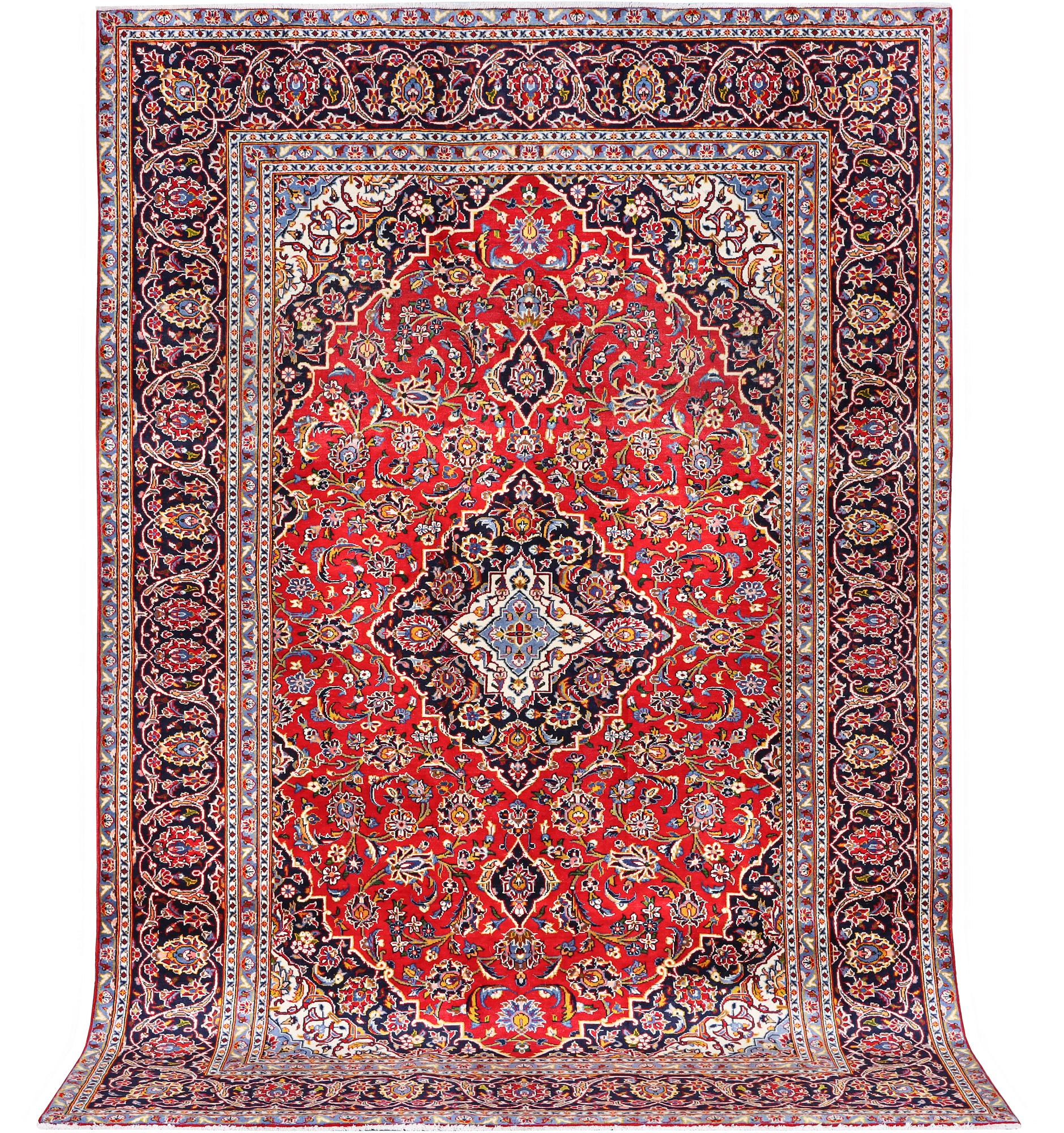 A Kashan carpet, c. 297 x 189 cm.