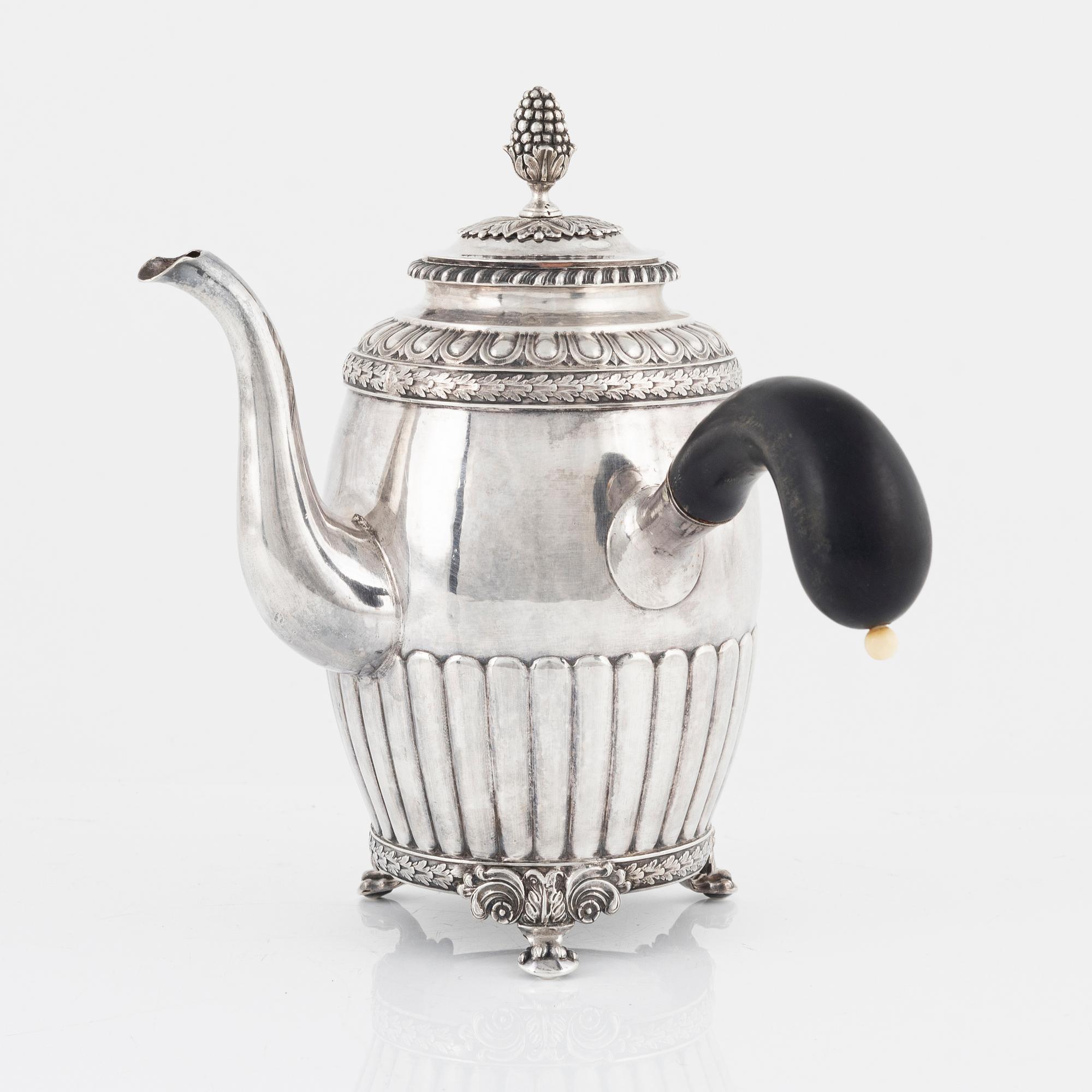 Kaffekanna, silver Johan Petter Grönvall, Stockholm, 1835.