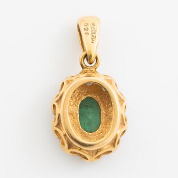 Pendant, carmosé model, 18K gold with emerald and brilliant-cut diamonds.