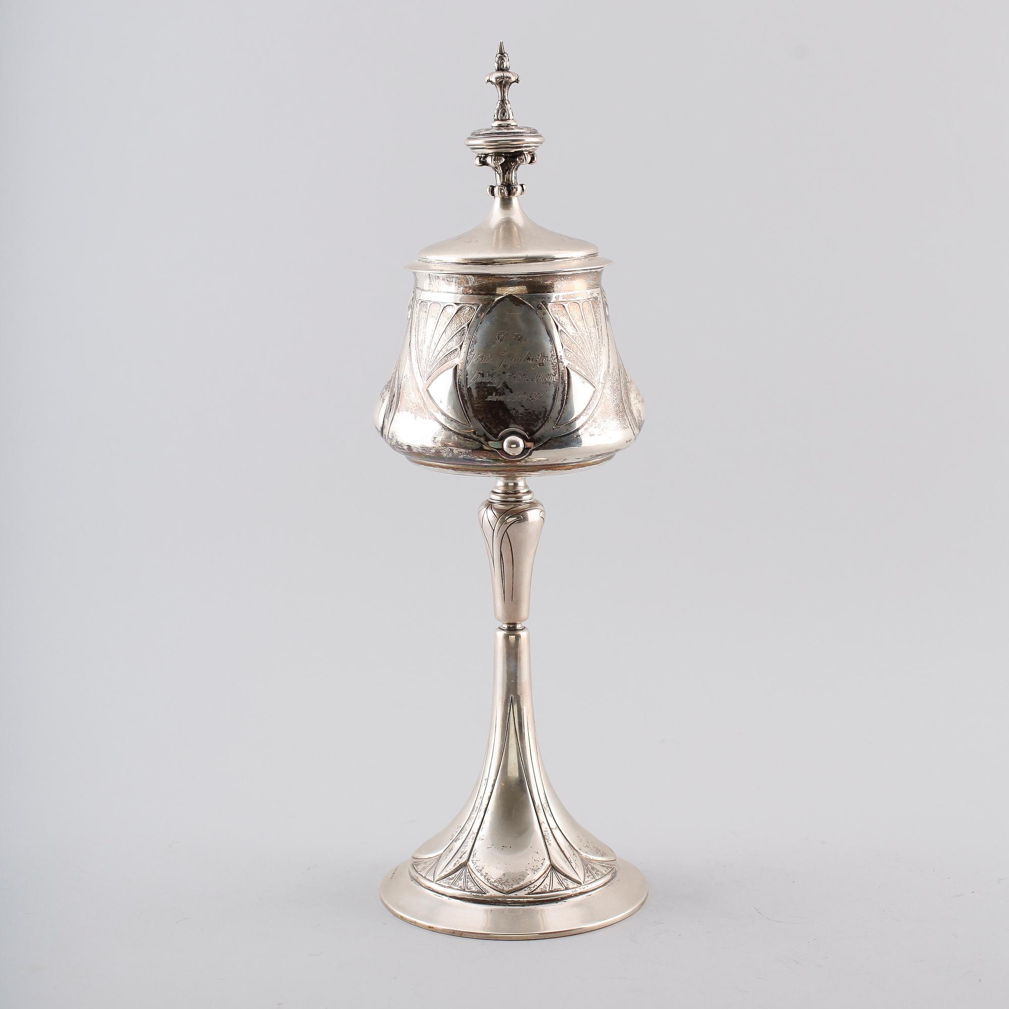 LOCKPOKAL, silver, jugend, CG Hallberg, Stockholm 1903. Vikt ca 755 gram.