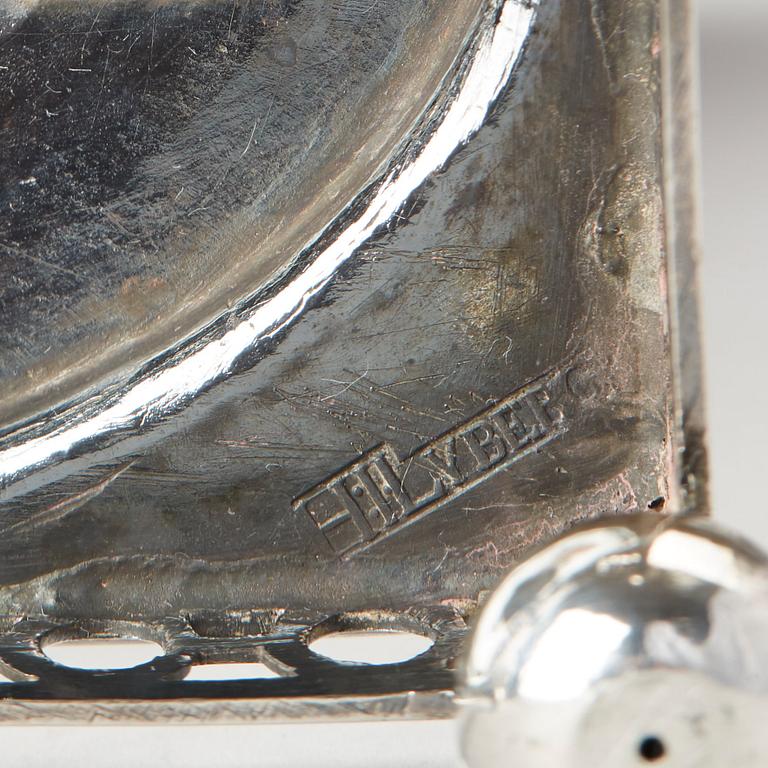 Hans Lyberg, sockerskålar med lock, ett par, silver, Borås 1805. Sengustavianska.
