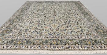 A Keshan carpet, approx. 432 x 300 cm.