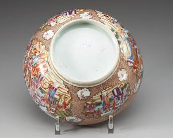 A famille rose punch bowl, Qing dynasty, Qianlong (1736-95).