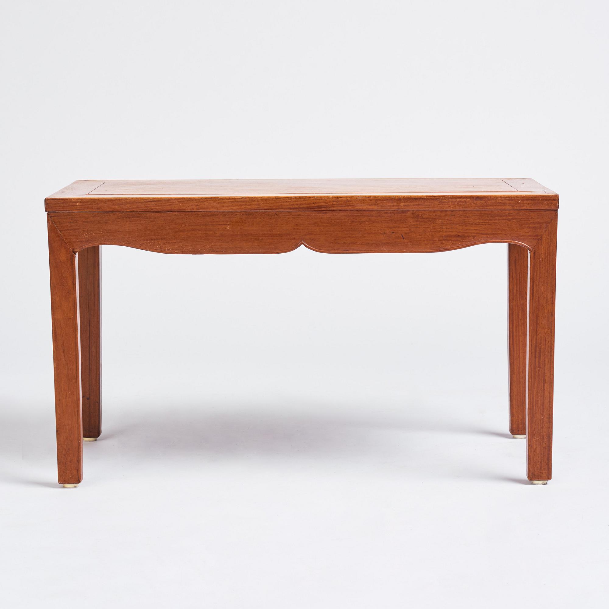 A huanghuali table, Qing dynasty.