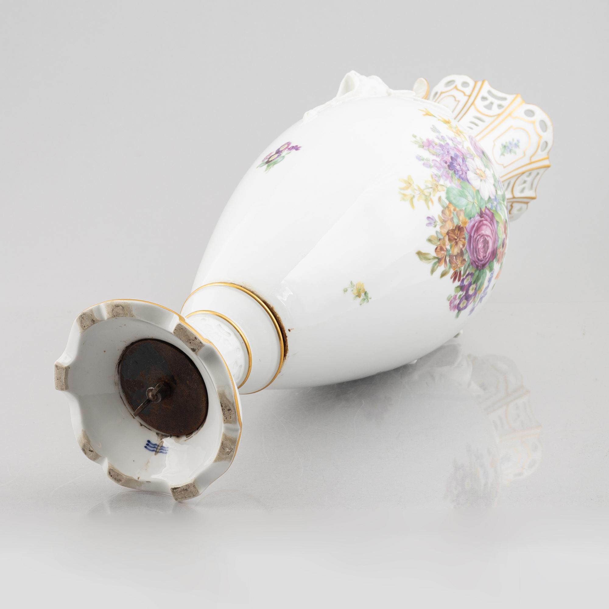 Royal Copenhagen, decorative vase, "Sachsisk Blomst", circa 1900.