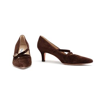 489. MANOLO BLAHNIK, a pair of brown suede pumps.