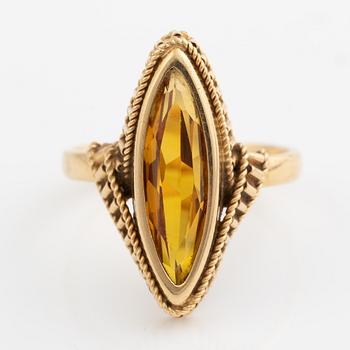 Ring,  18K guld med navetteformad citrin.