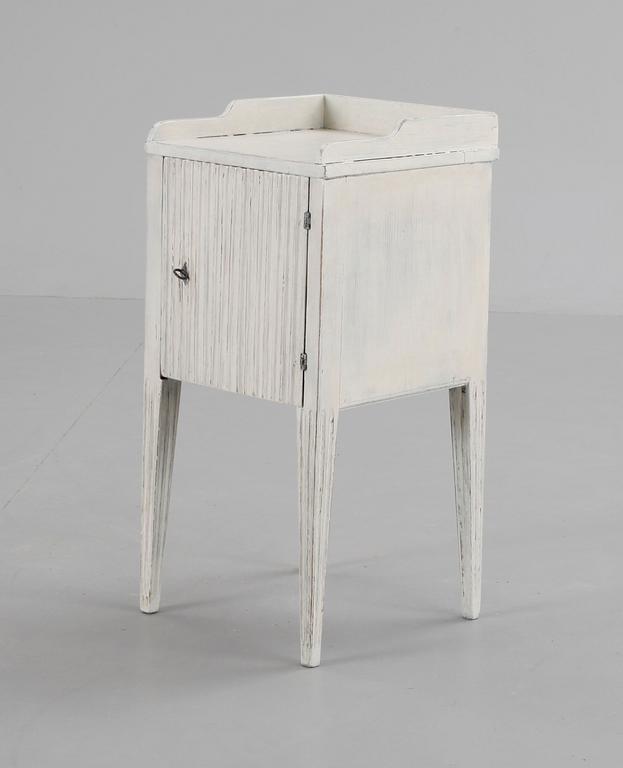 POTTSKÅP, gustaviansk stil, 1800-tal.