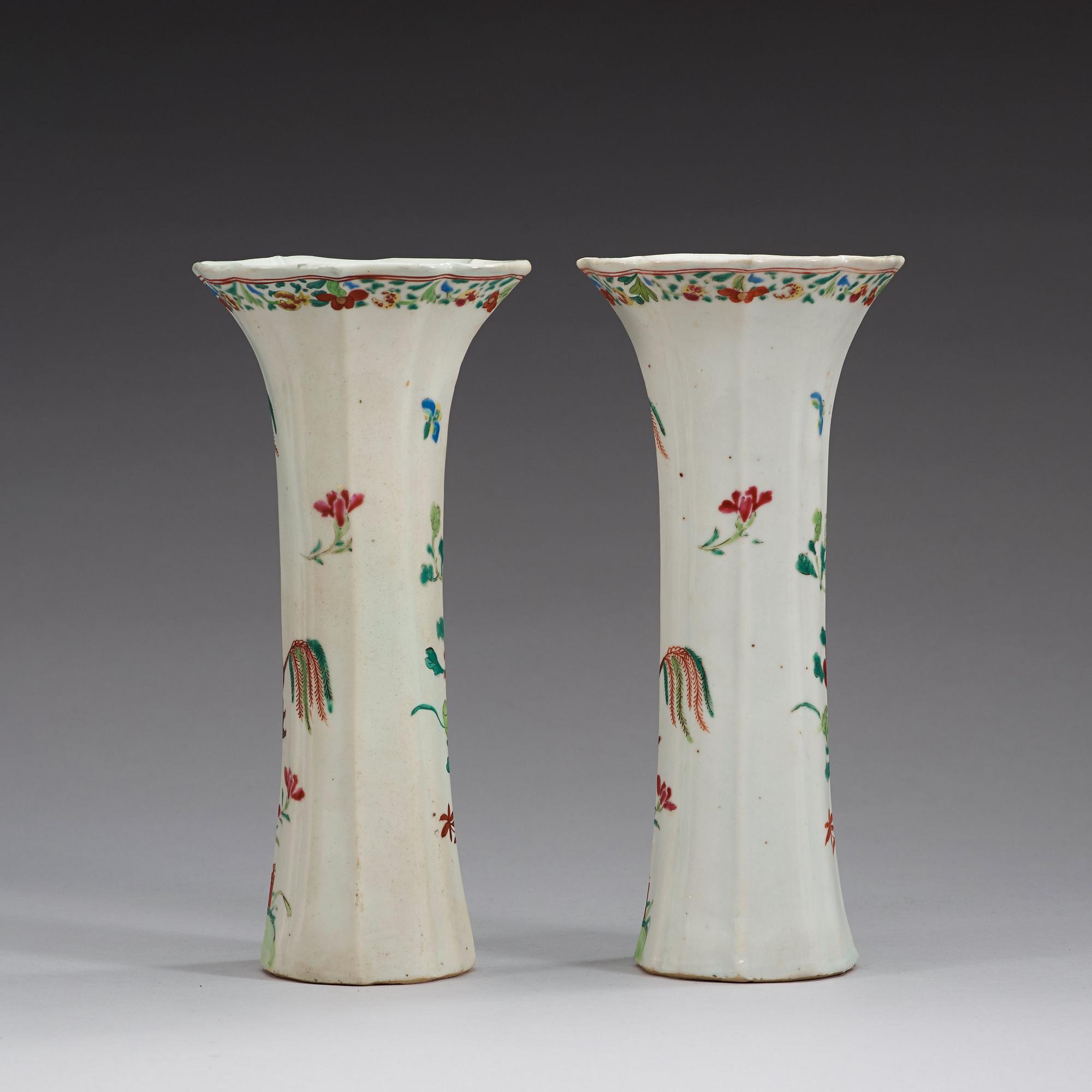 VASER, ett par, kompaniporslin. Qing dynastin, Qianlong (1736-95).