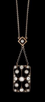 317. HÄNGSMYCKE, gammelslipade diamanter.