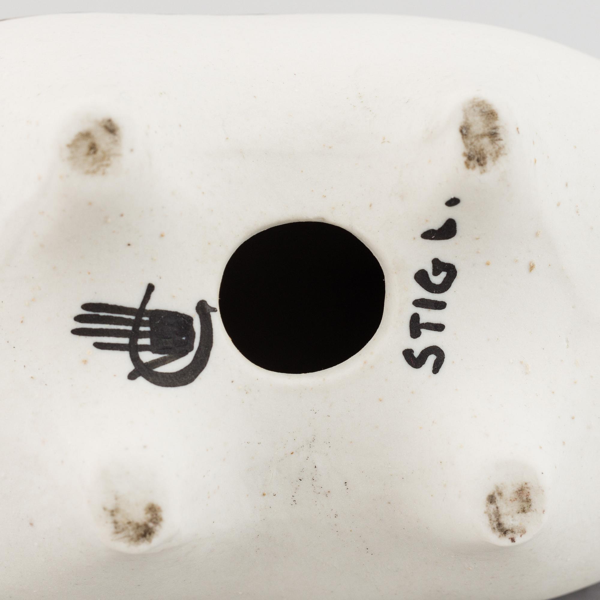 STIG LINDBERG, figurin, stengods, Gustavsbergs studio.