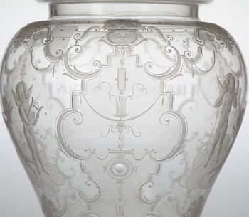 An Edvin Ollers engraved glass goblet with cover, Elme 1926, engraved by Carl Müller.