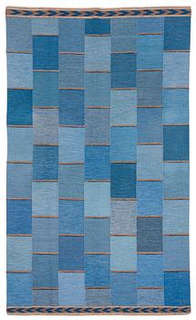 matta rölakan, ca 271,5 x 163 cm, signerad KP.